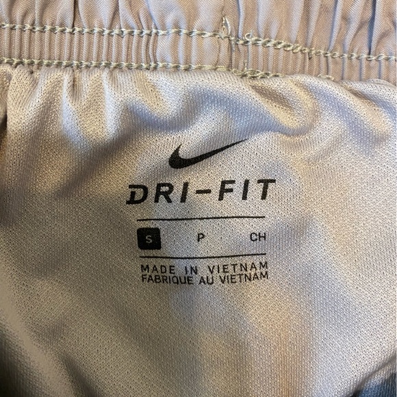 Nike Dry-Fit Shorts - Picture 3 of 3